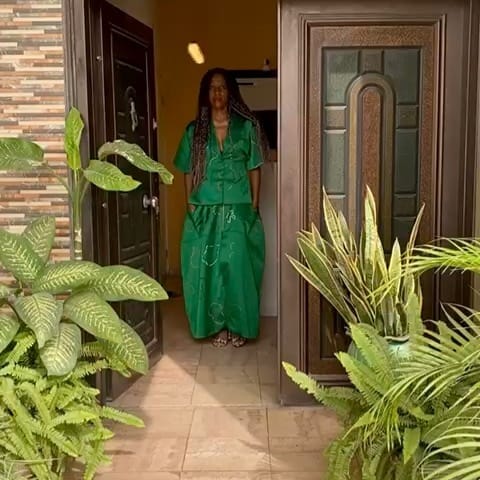 Post 1 by MEENA OFFICIAL on Instagram (video)