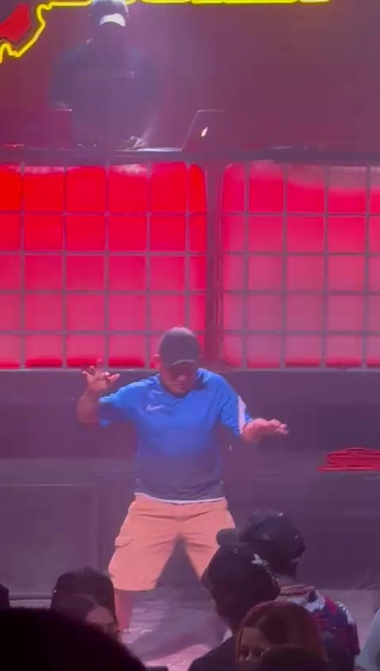 Post 4 by factoría on TikTok (video)