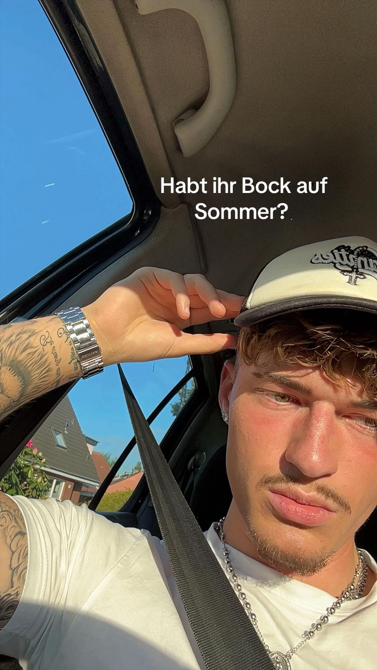 Post 1 by kello11_ on TikTok (video)