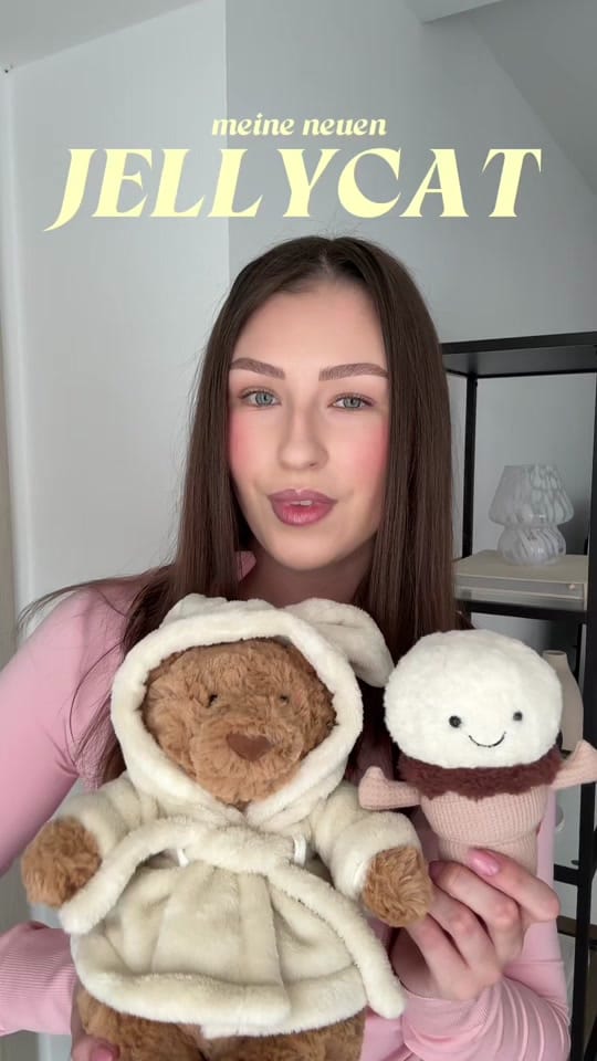 Post 8 by simplyleonie 💌 on TikTok (video)