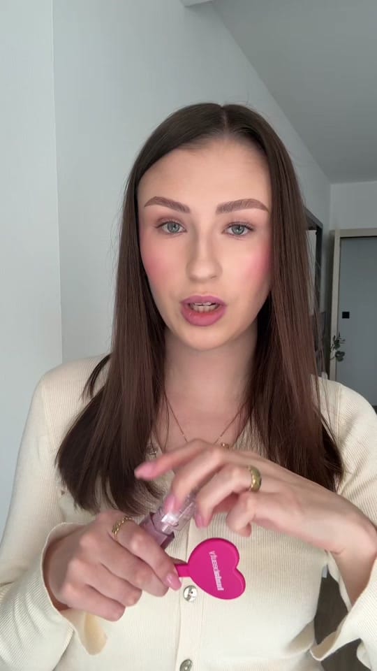 Post 2 by simplyleonie 💌 on TikTok (video)