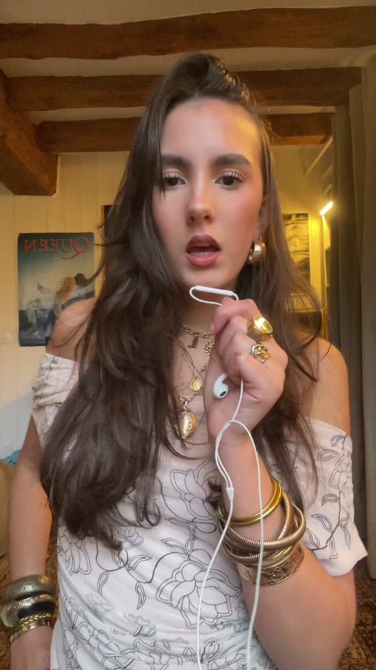Post 9 by Lila-May on TikTok (video)
