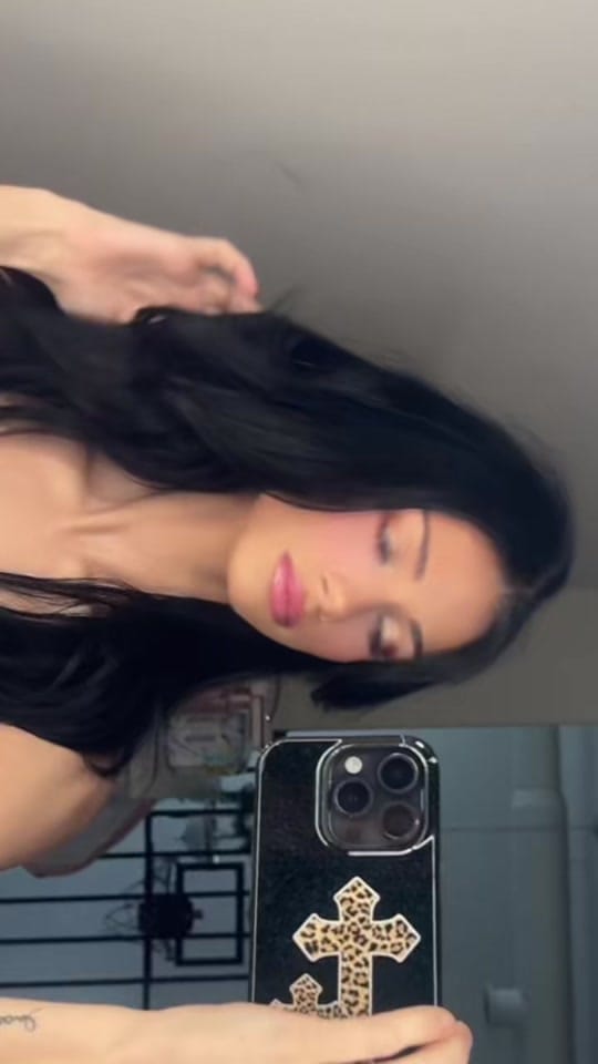 Post 3 by julia🪽 on TikTok (video)