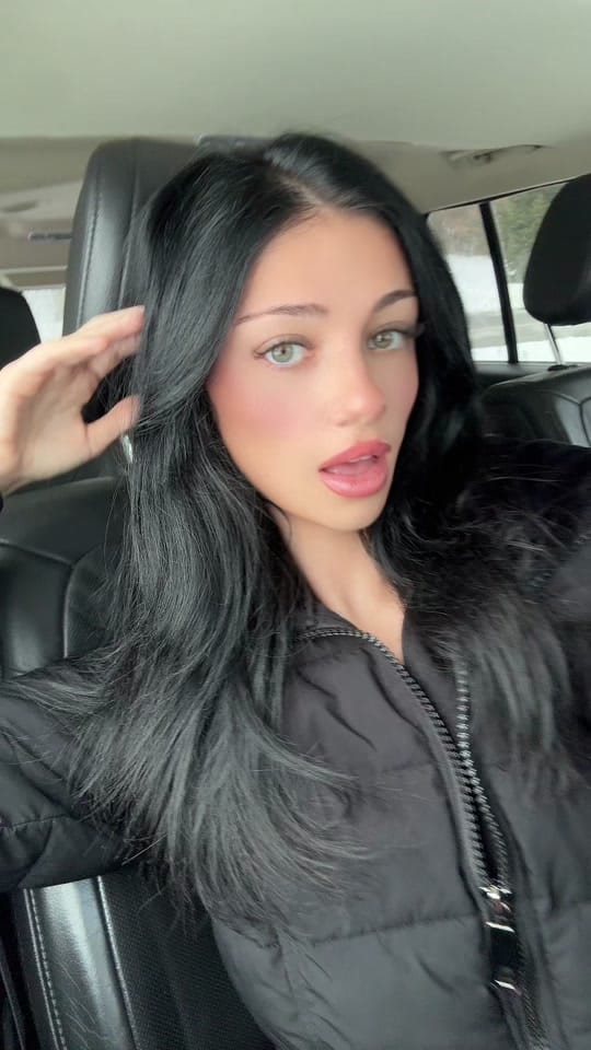 Post 5 by julia🪽 on TikTok (video)