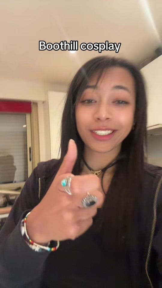 Post 7 by vogue_cos on TikTok (video)