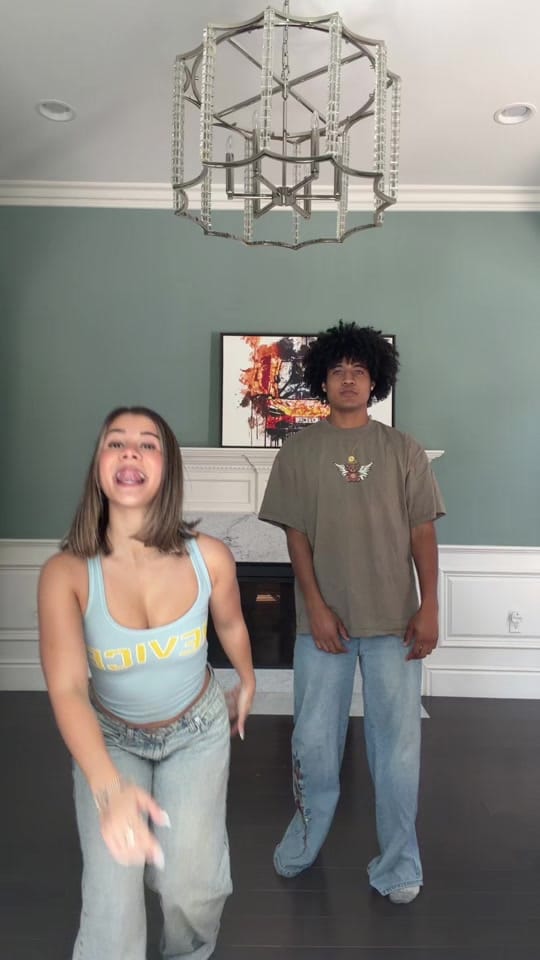 Post 4 by iamparisjoy on TikTok (video)