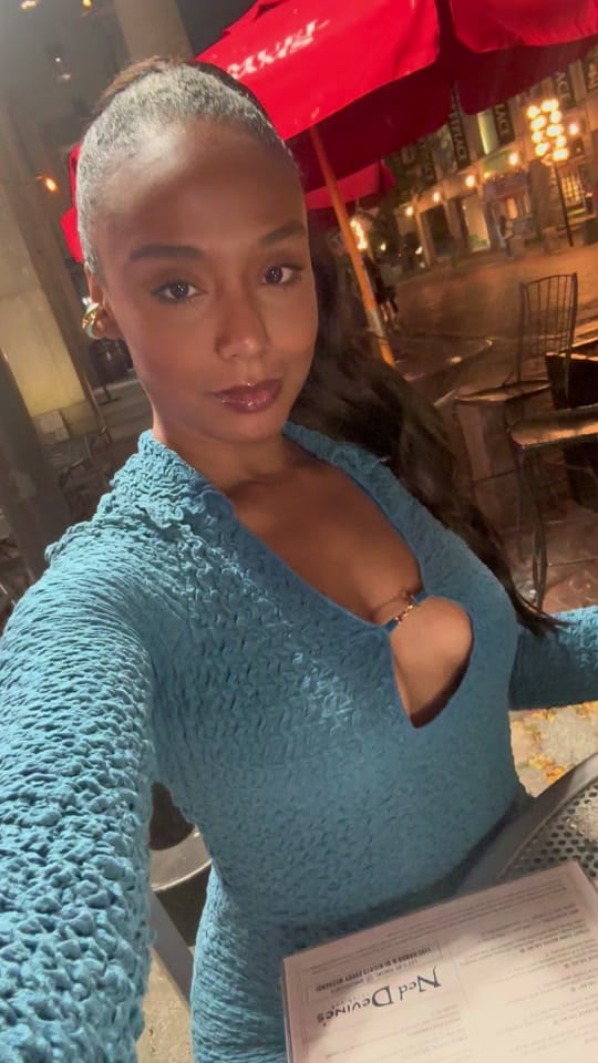 Post 2 by ella noir on TikTok (video)