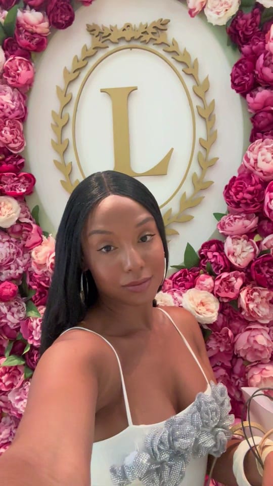 Post 8 by ella noir on TikTok (video)