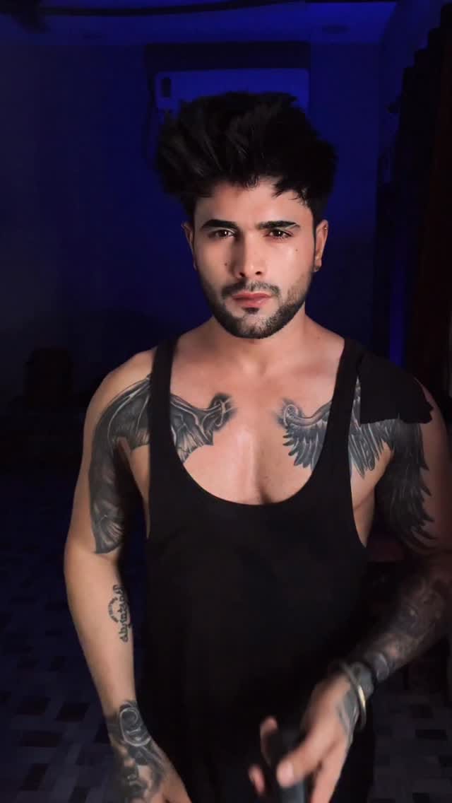 Post 1 by YASH TOMAR on Instagram (video)