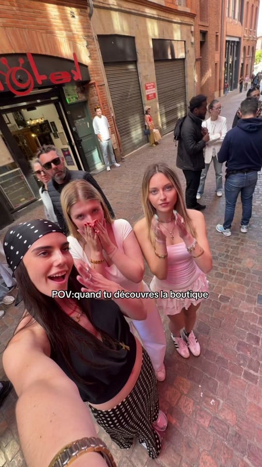 Post 10 by boitearobes.boiteapulls on TikTok (video)