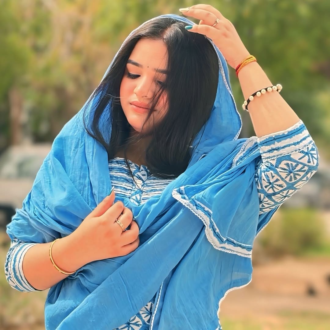 Post 9 by Kashish Kashyap✨🧿 on Instagram (carousel)