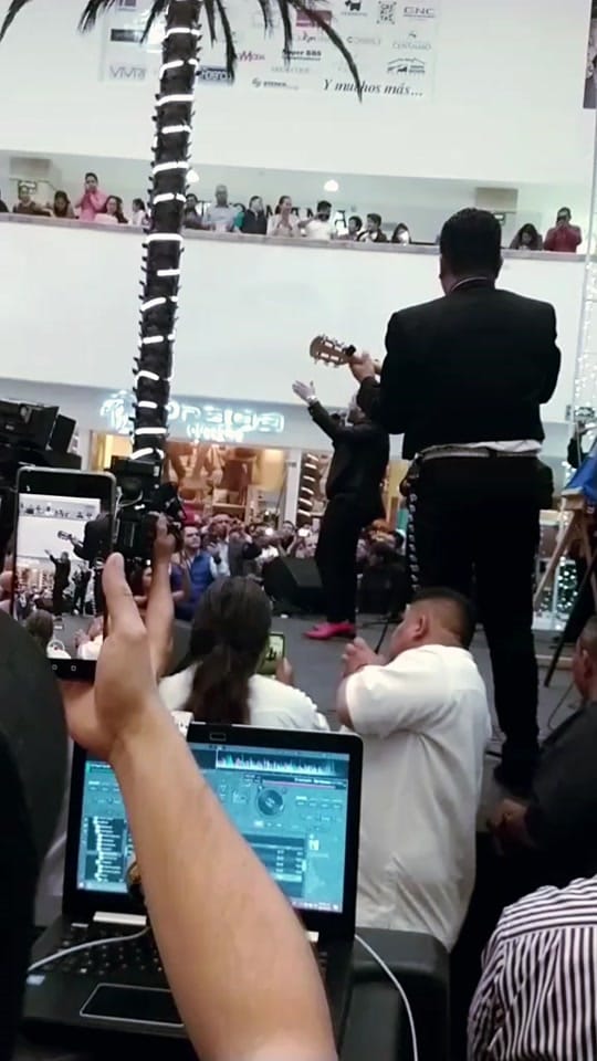 Post 6 by PlazadelasEstrellas on TikTok (video)