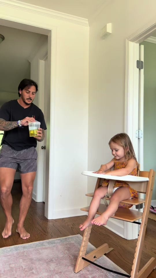 Post 4 by Warren Devarennes on TikTok (video)