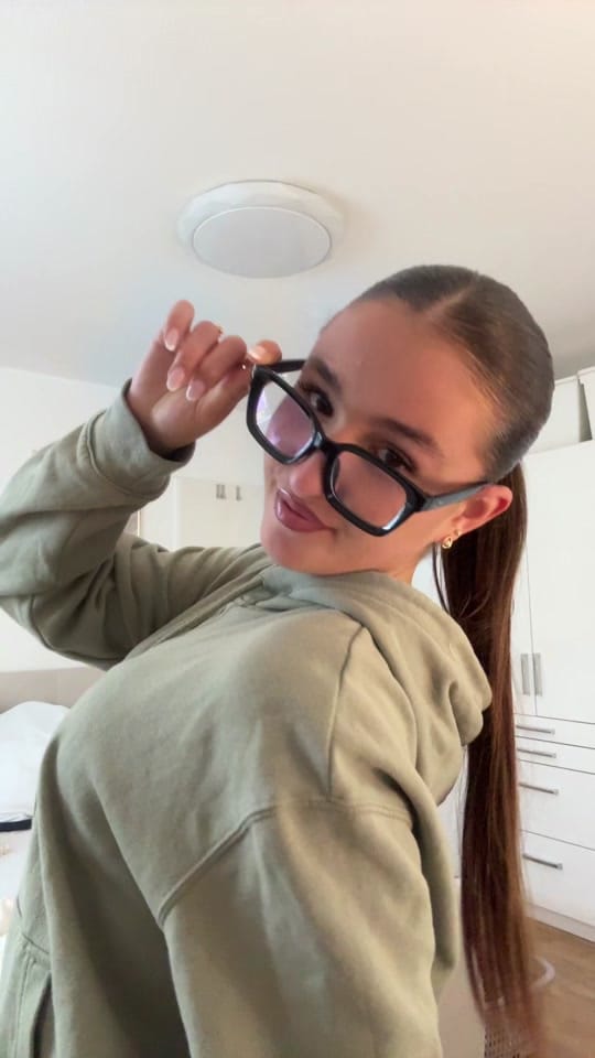 Post 10 by 𝐋𝐄𝐎𝐍𝐀 on TikTok (video)