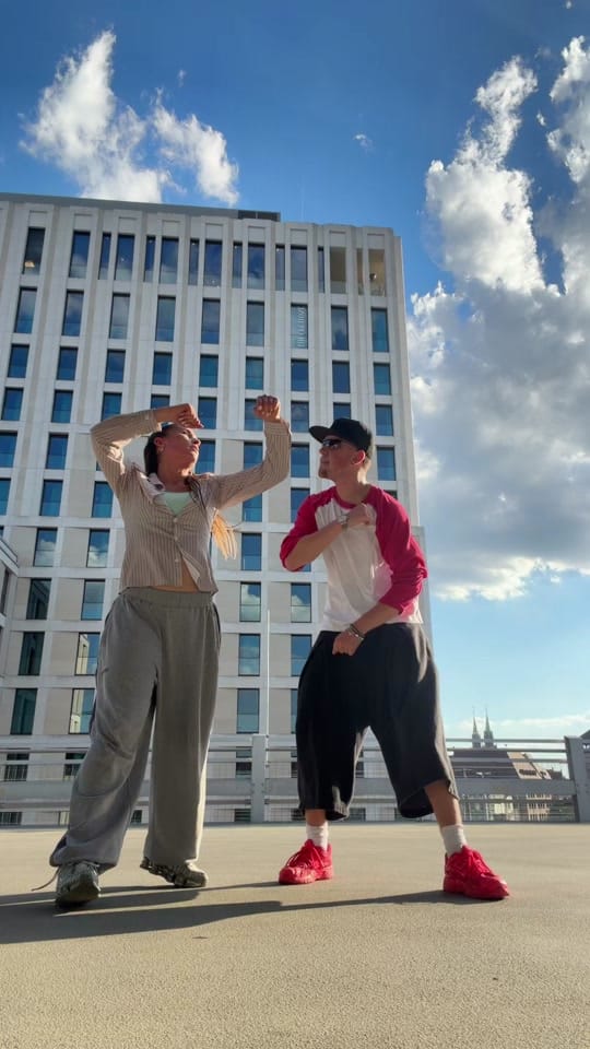 Post 1 by 𝐋𝐄𝐎𝐍𝐀 on TikTok (video)