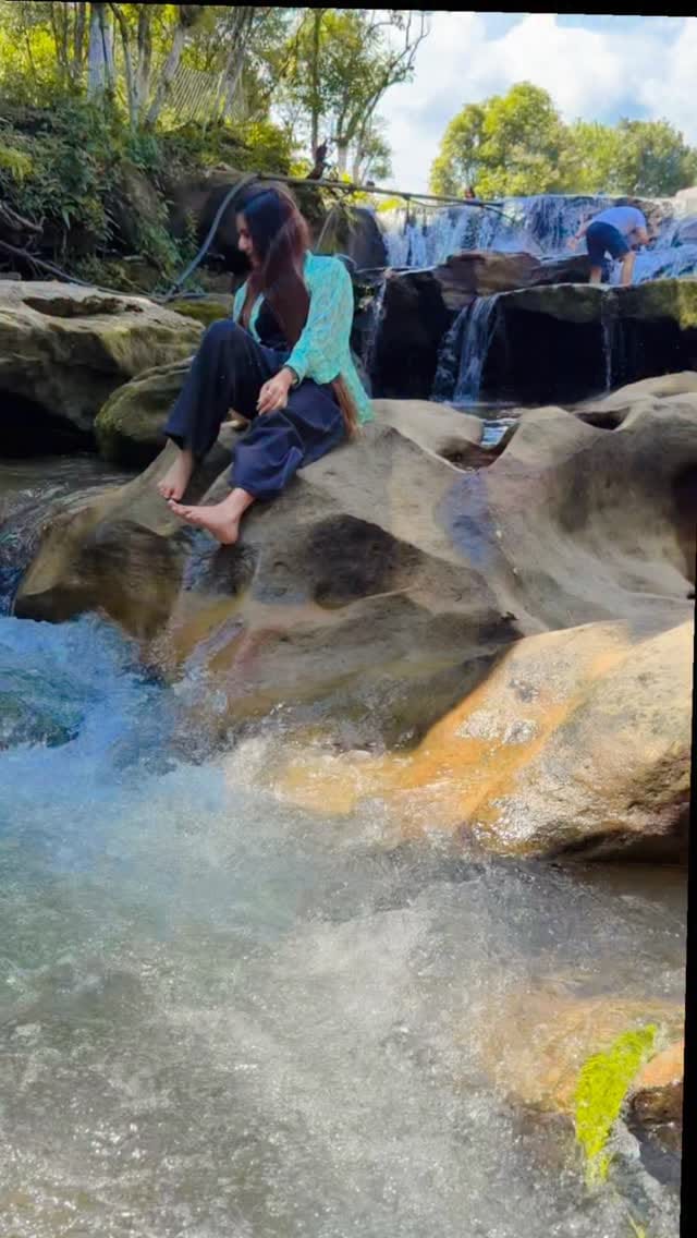 Post 5 by ❤️Falak Naaz🖤 on Instagram (video)