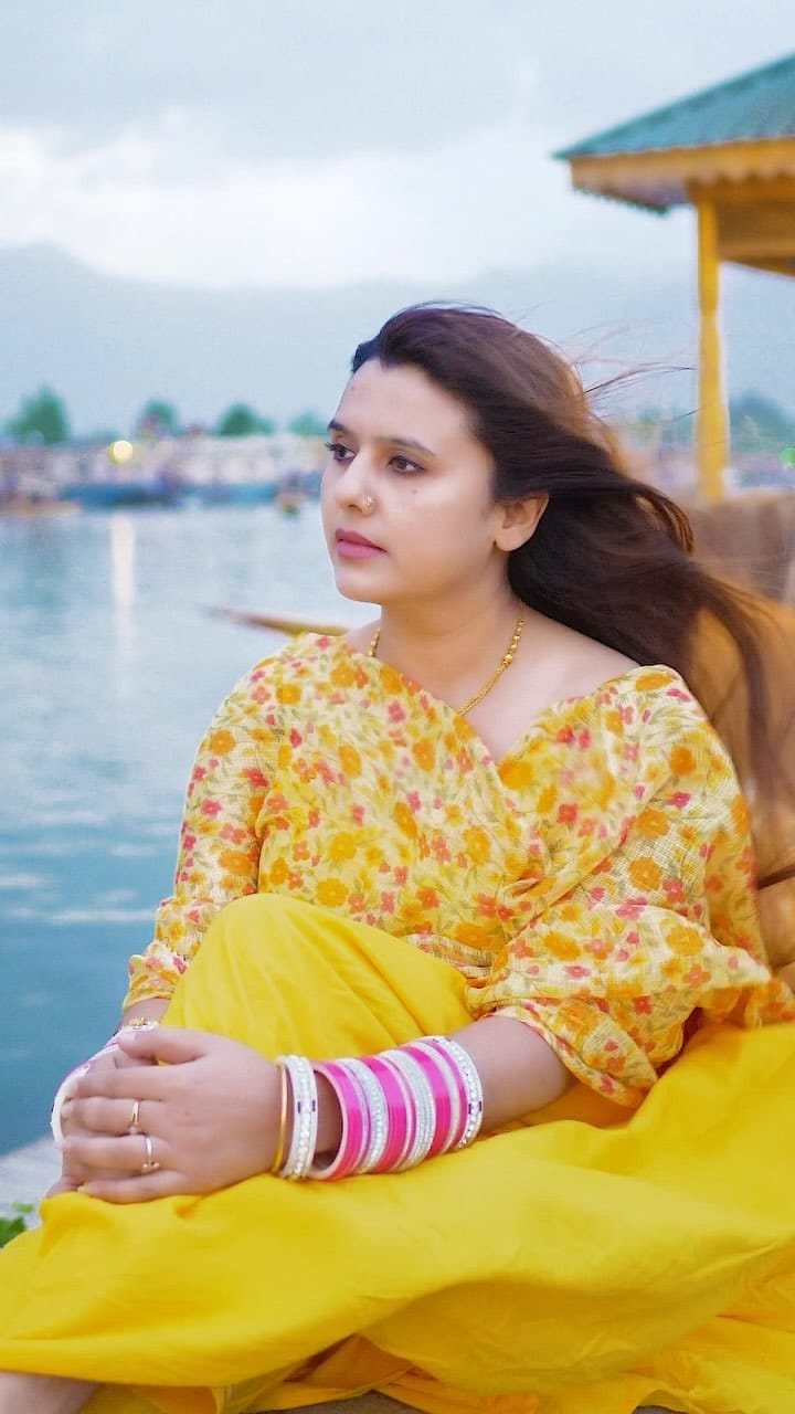 Post 9 by ❤️Falak Naaz🖤 on Instagram (video)
