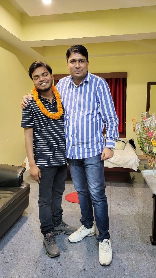 Post 9 by Vinay Dubey विनय दुबे on Instagram (video)