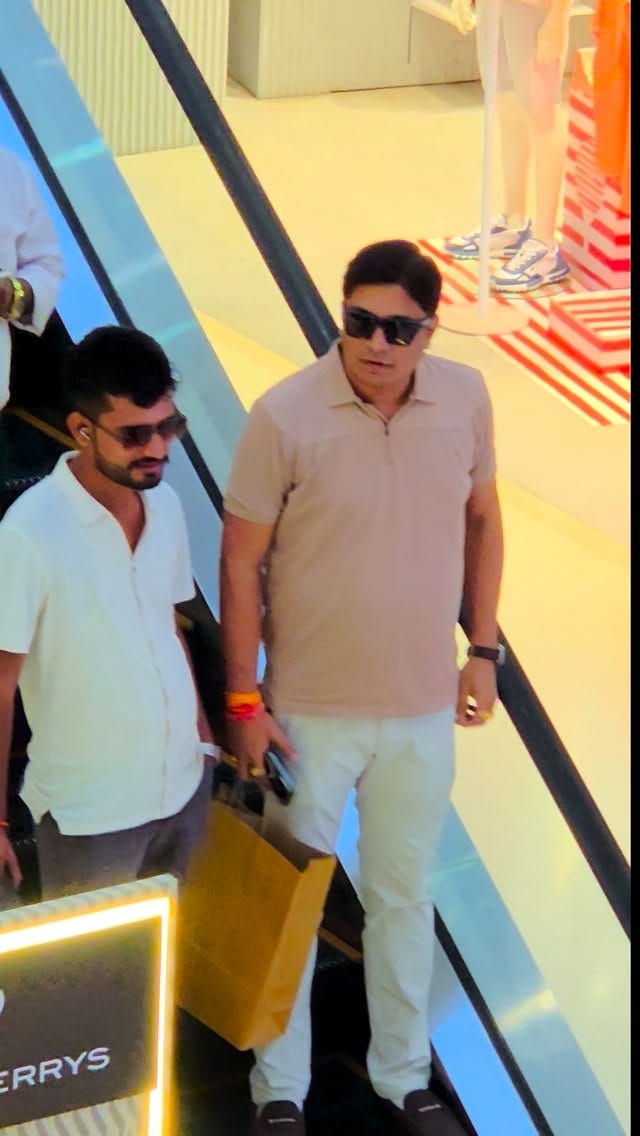 Post 1 by Vinay Dubey विनय दुबे on Instagram (video)