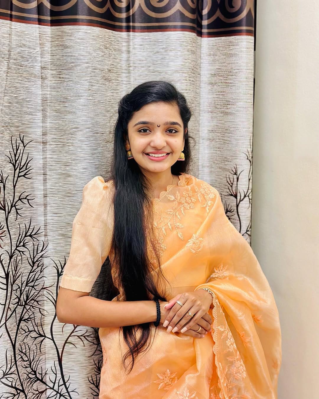 Post 9 by Sayali Seema Santosh Wagh (कादंबरी) on Instagram (carousel)
