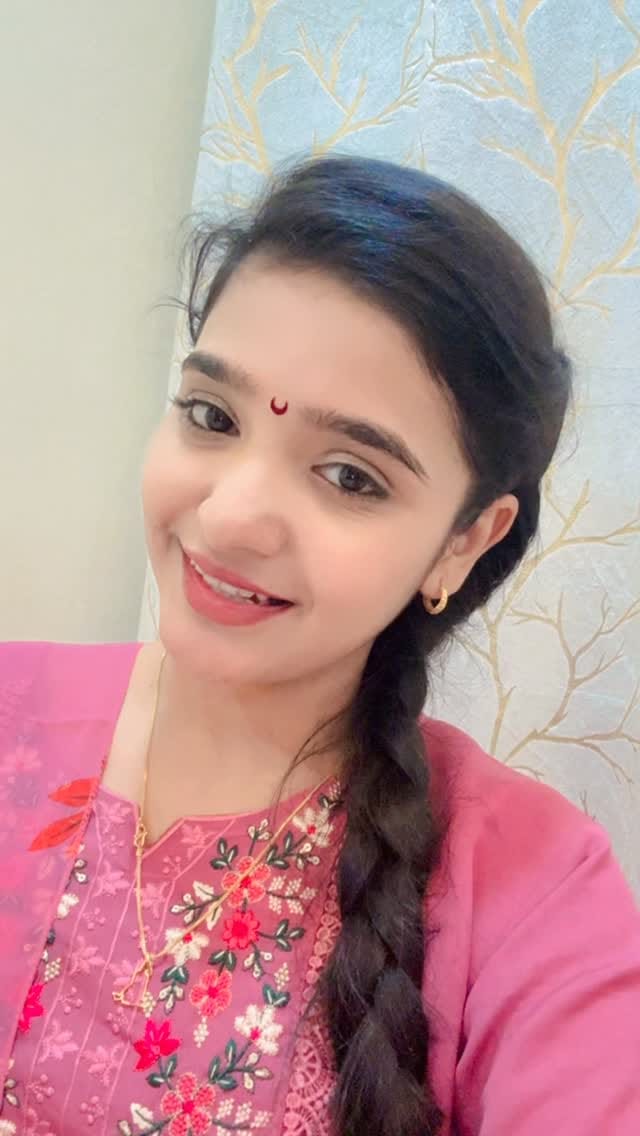 Post 1 by Sayali Seema Santosh Wagh (कादंबरी) on Instagram (video)