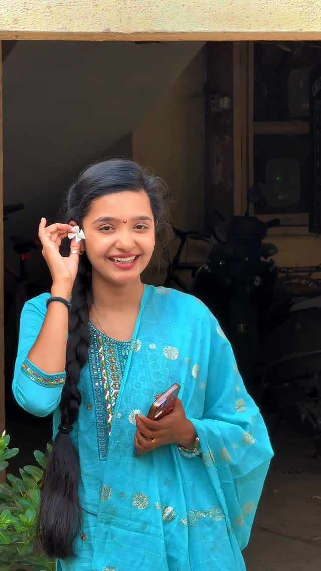 Post 6 by Sayali Seema Santosh Wagh (कादंबरी) on Instagram (video)