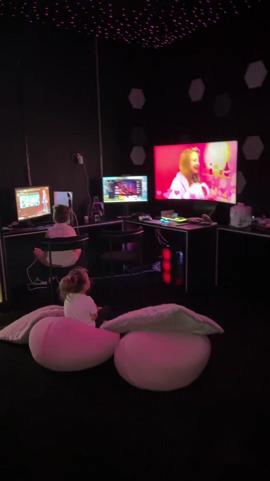 Post 4 by Julien tanti on TikTok (video)