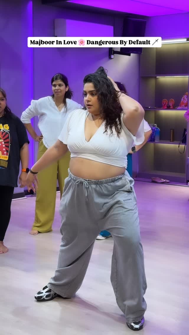 Post 2 by Simran Jat on Instagram (video)