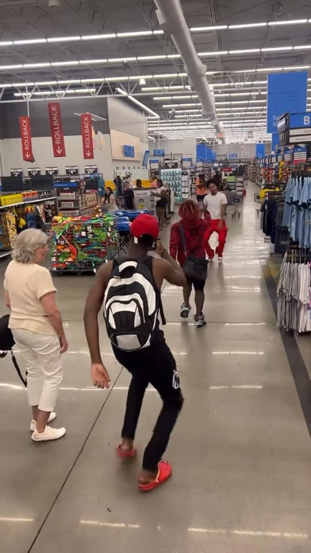 Post 3 by Lilmark on Instagram (video)