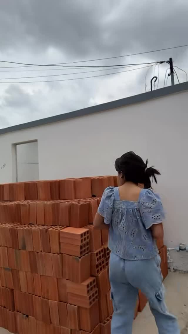 Post 3 by Thiago Lagoa on Instagram (video)