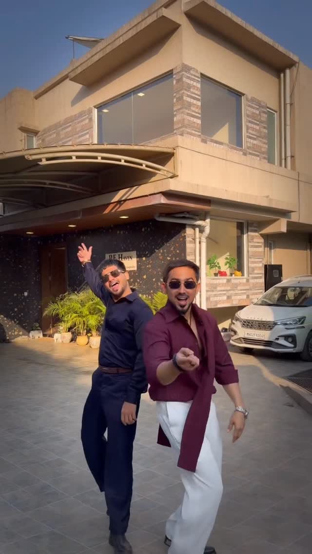 Post 4 by Aas Khan on Instagram (video)