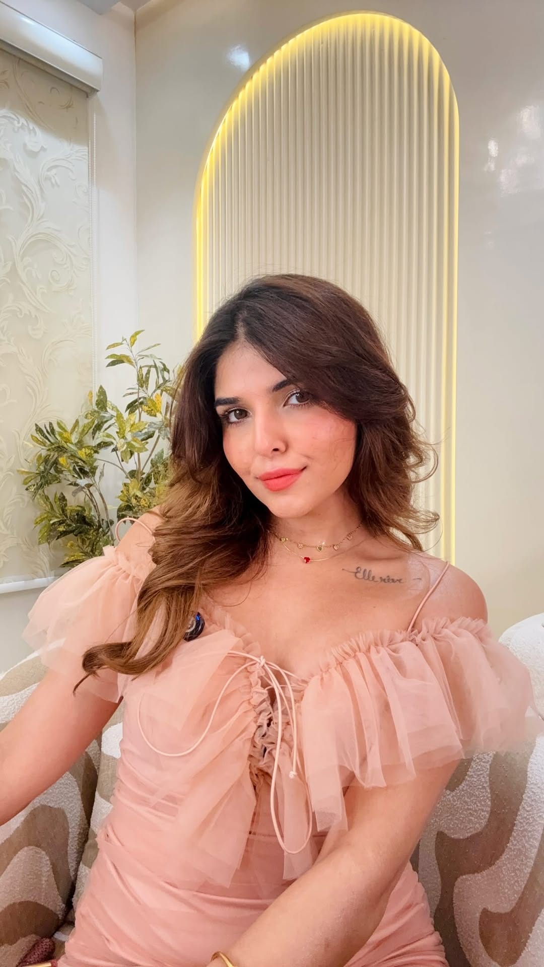 Post 3 by Ashi Khanna on Instagram (video)