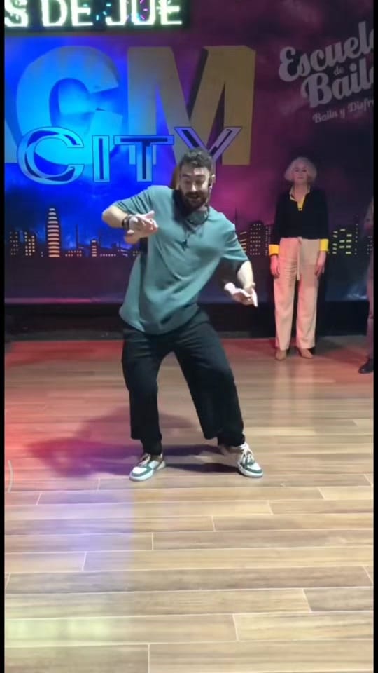 Post 9 by kizomba on TikTok (video)