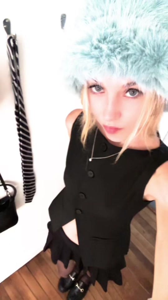 Post 4 by Margot White on TikTok (video)