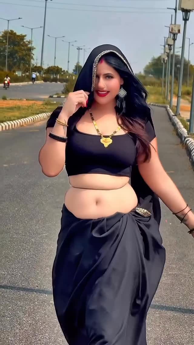 Post 3 by 𝐑𝐄𝐍𝐔 𝐂𝐇𝐀𝐔𝐃𝐇𝐀𝐑𝐘 on Instagram (video)