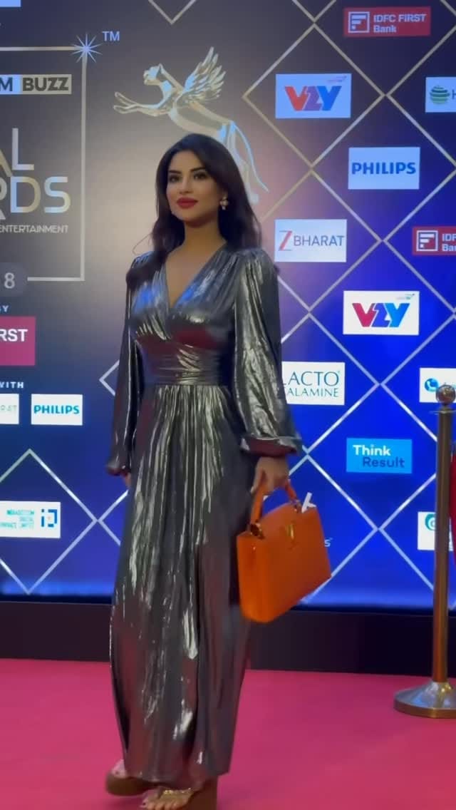 Post 6 by Deepak Yadav on Instagram (video)