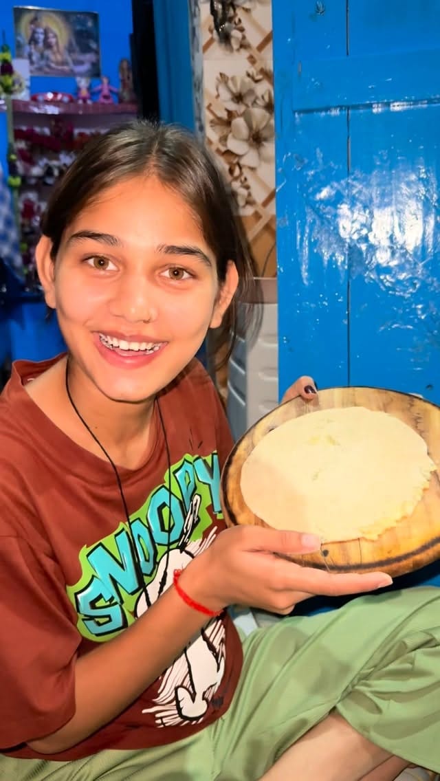 Post 1 by 𝐒𝐎𝐍𝐀 𝐁𝐇𝐀𝐑𝐃𝐖𝐀𝐉 🌸🕊 on Instagram (video)