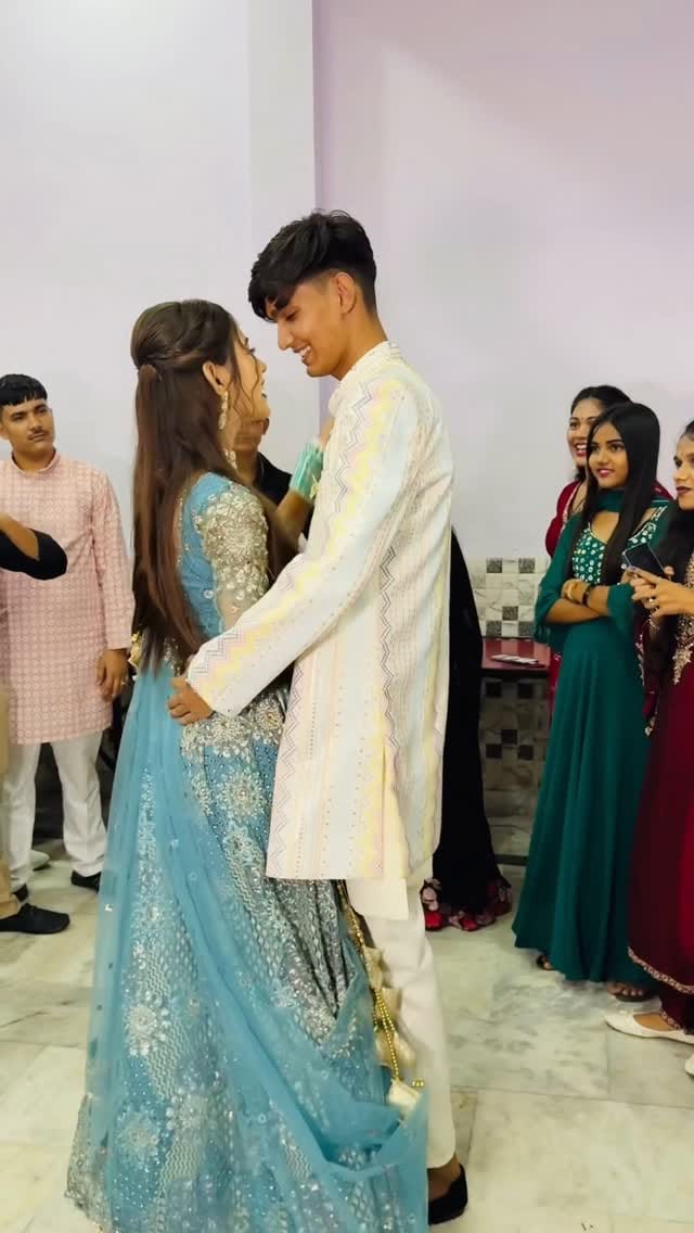 Post 9 by 𝐒𝐎𝐍𝐀 𝐁𝐇𝐀𝐑𝐃𝐖𝐀𝐉 🌸🕊 on Instagram (video)
