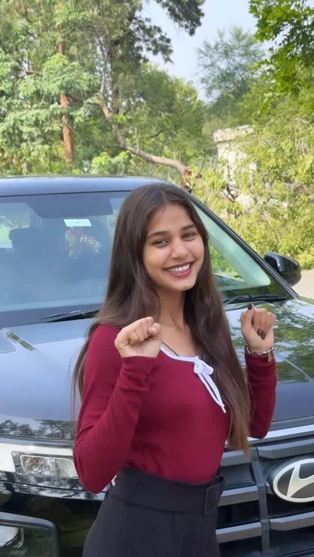 Post 5 by 𝐒𝐎𝐍𝐀 𝐁𝐇𝐀𝐑𝐃𝐖𝐀𝐉 🌸🕊 on Instagram (video)