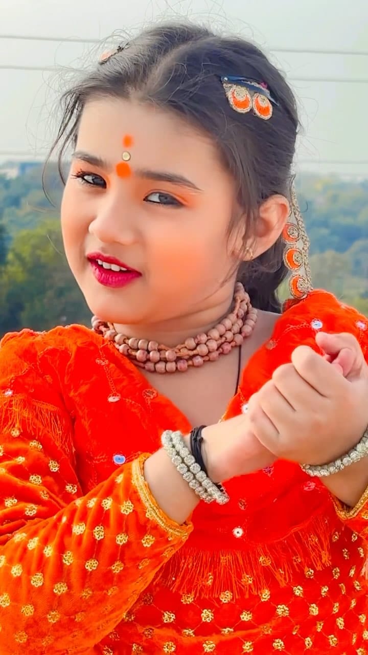 Post 8 by Kavita Singh on Instagram (video)