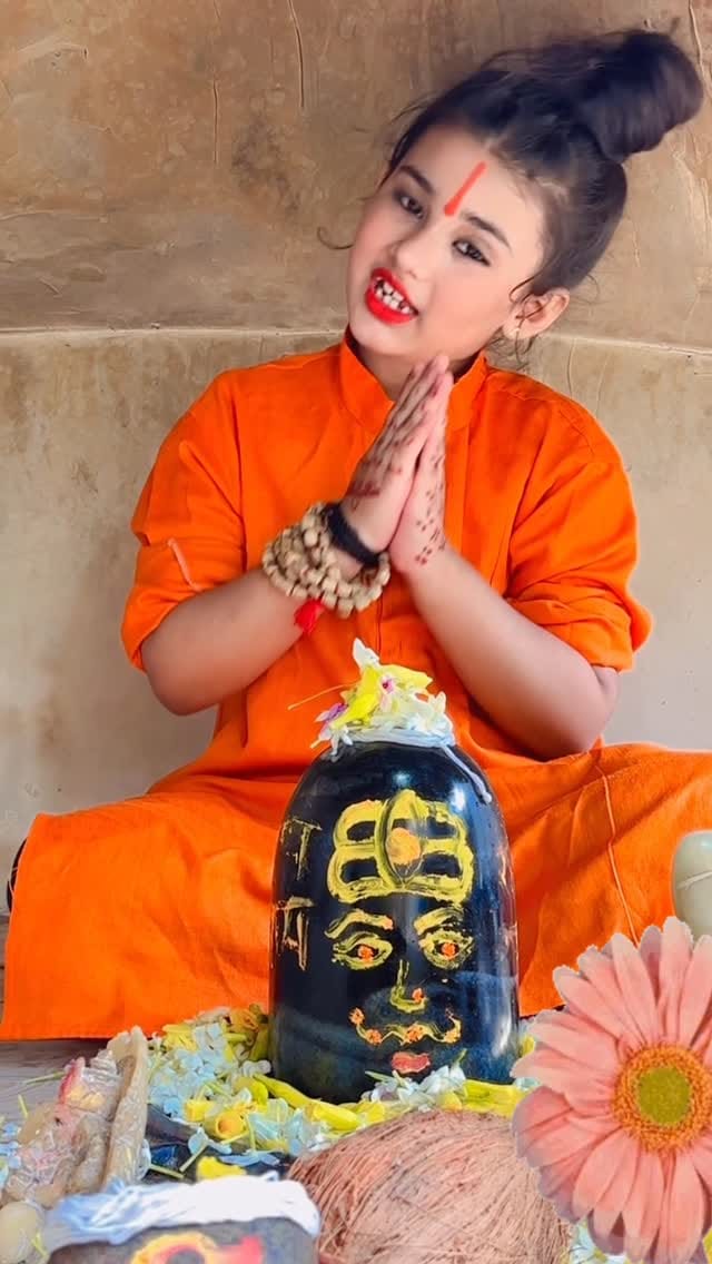 Post 2 by Kavita Singh on Instagram (video)