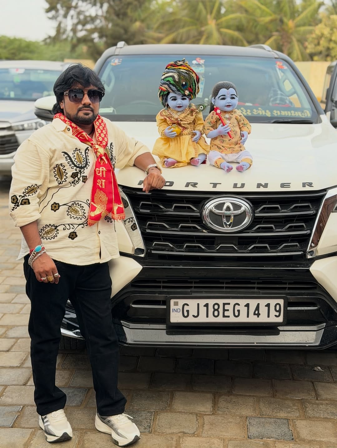 Post 5 by Rohit Thakor Singer on Instagram (image)