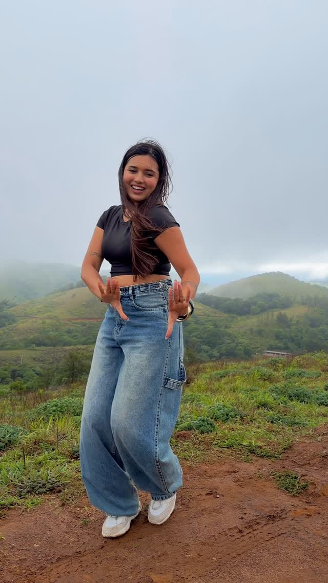 Post 5 by varsha.kaveri✨ on Instagram (video)