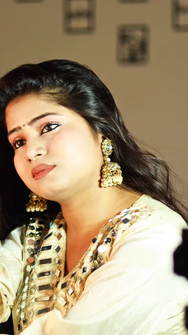 Post 5 by Saloni Gautam on Instagram (video)