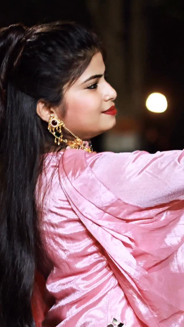 Post 1 by Saloni Gautam on Instagram (video)