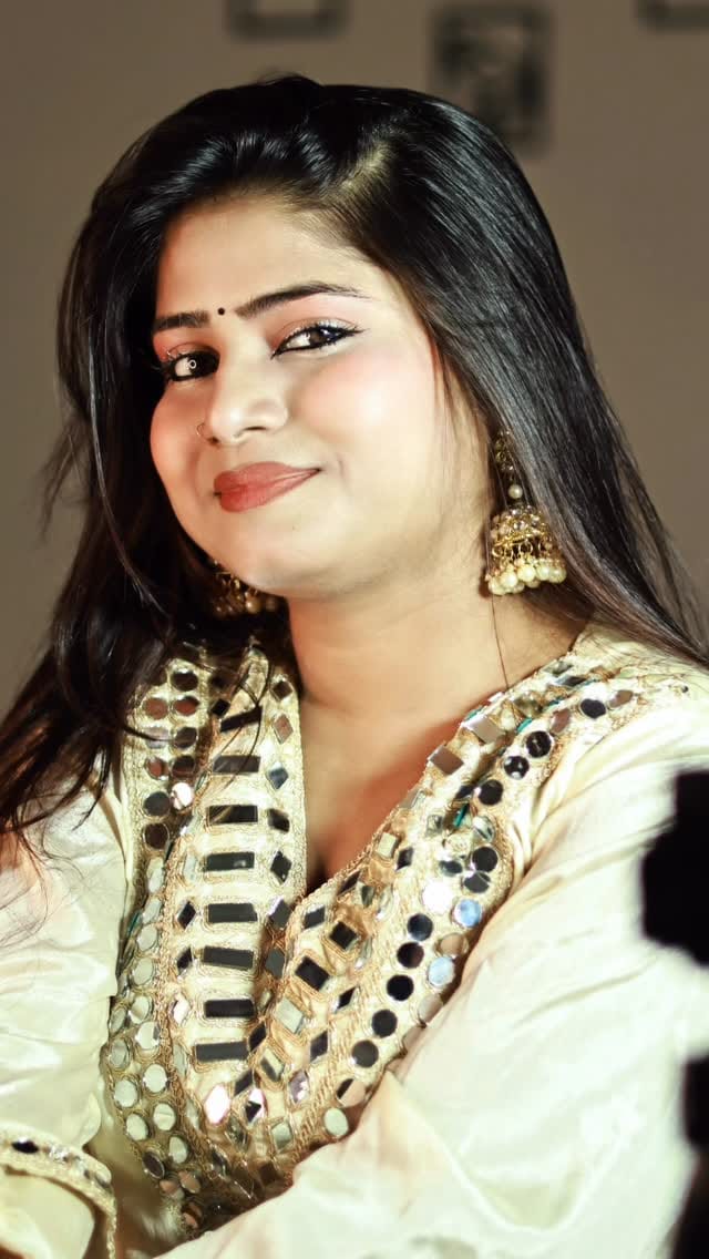 Post 6 by Saloni Gautam on Instagram (video)