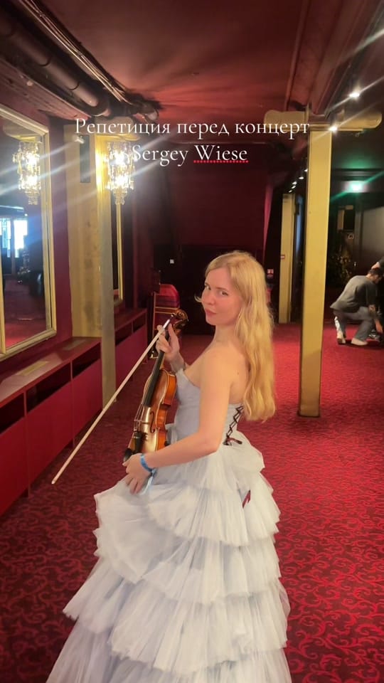 Post 6 by anastasiaviolinistparis on TikTok (video)