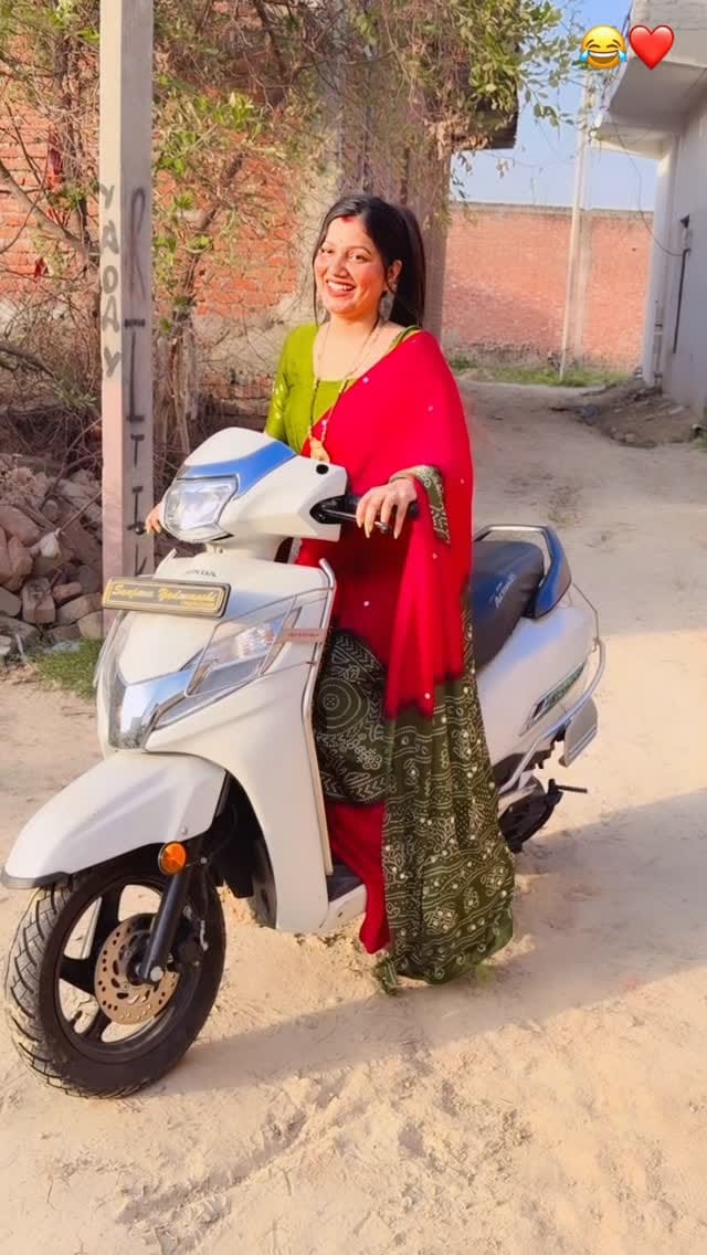 Post 1 by Muskan Yadav on Instagram (video)