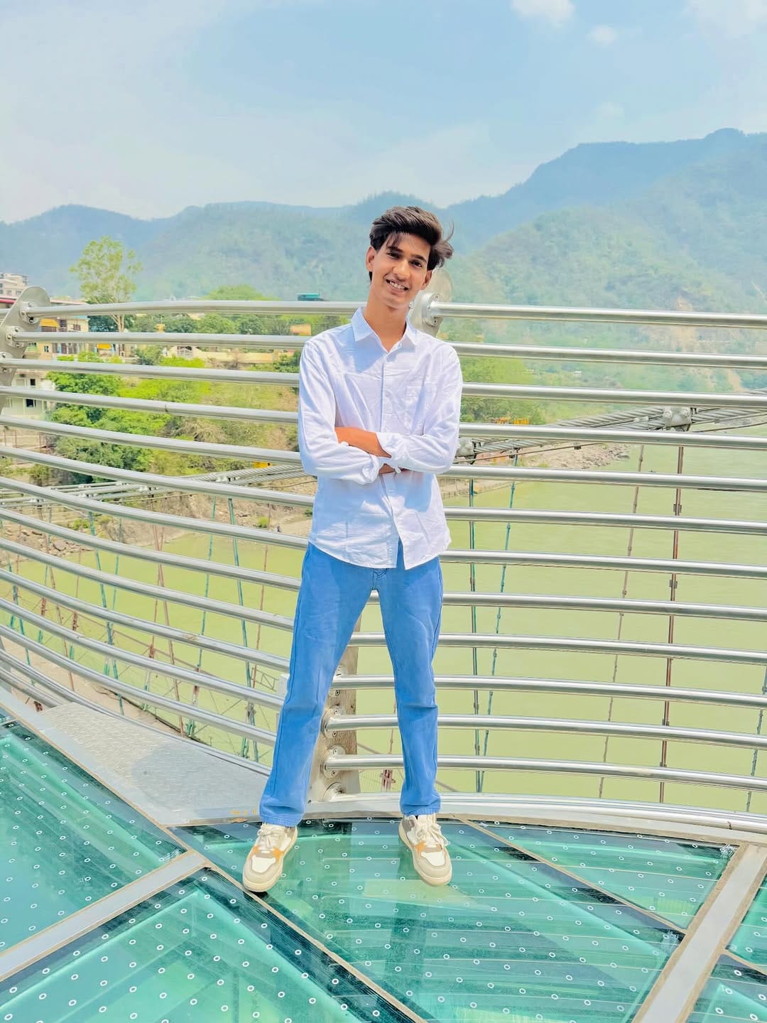 Post 1 by 𝐀𝐦𝐢𝐭 𝐒𝐡𝐚𝐫𝐦𝐚 ~ 𝐫𝐞𝐚𝐜𝐭𝐢𝐨𝐧𝐛𝐨𝐢 💫 on Instagram (carousel)