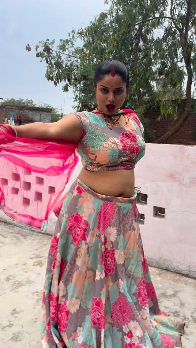 Post 6 by Shreya Mayank Dixit on Instagram (video)